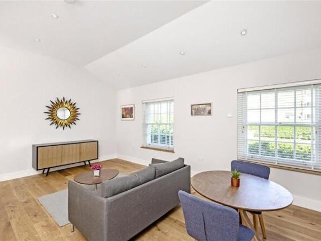 Apartment for rent in Barnes, Greater London
