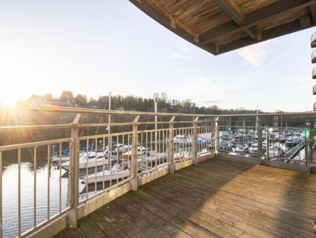 Apartment for rent in Ravenswood, Key Street