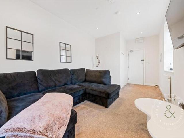 Apartment for rent in Falcon Lodge, Wales