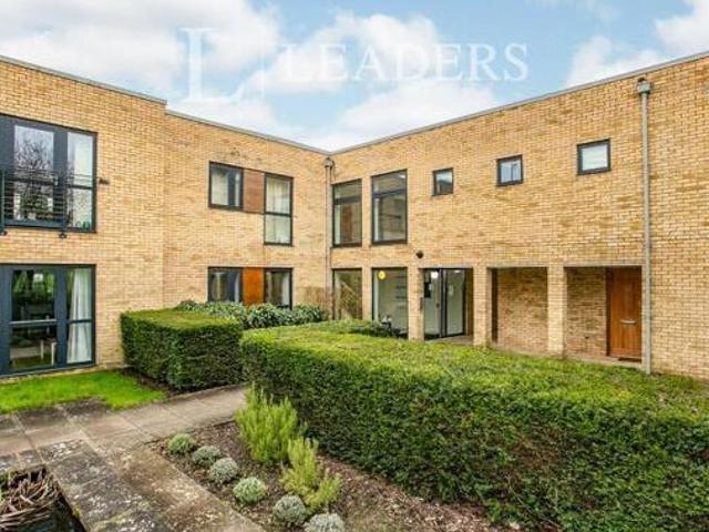 House for rent in Woodhatch, Red Hill