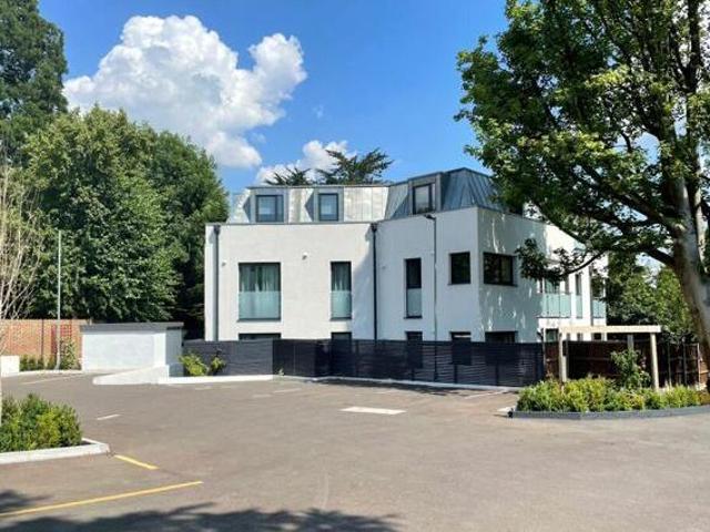 House for rent in Red Hill, Surrey