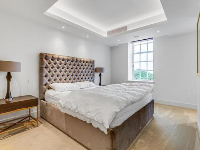 Apartment for rent in Richmond Hill, Deepcut
