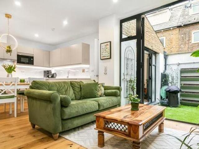 House for rent in Brentford End, Greater London