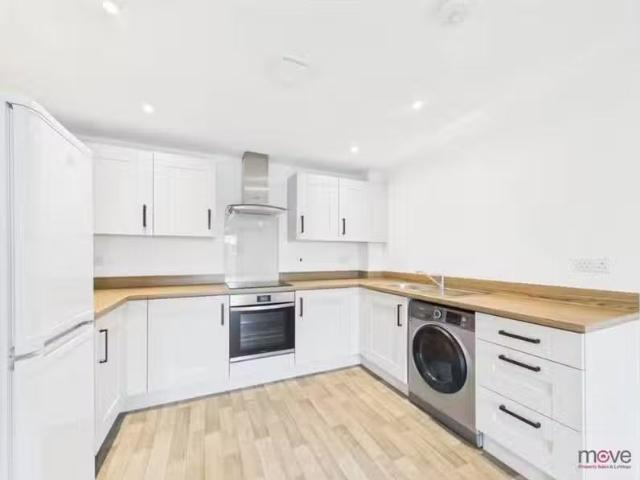 Apartment for rent in Prestbury, Golden Valley