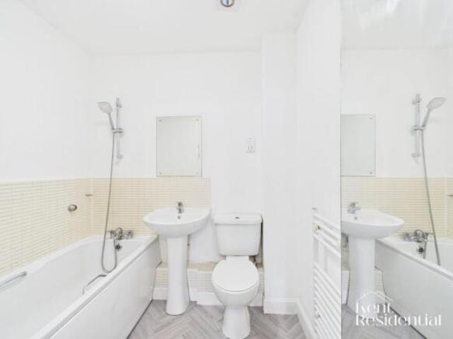 Apartment for rent in Midway, Kent