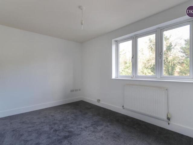 Apartment for rent in Watford Rural, Batchworth