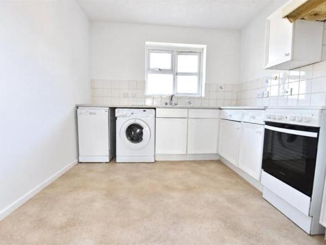 Apartment for rent in Cat Hill, England