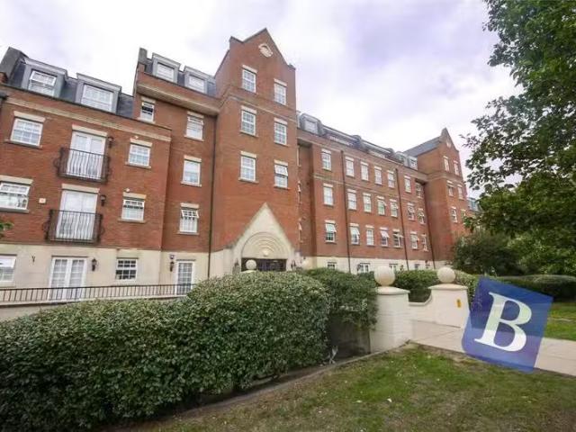 Apartment for rent in Navestock Side