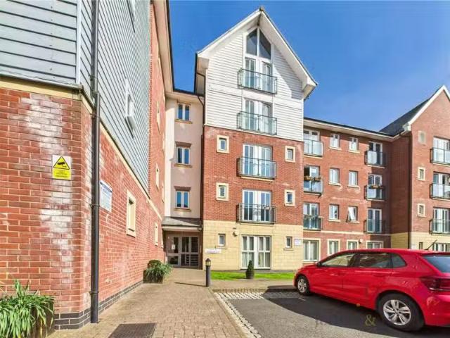 Apartment for rent in Hough Green, Two Mills