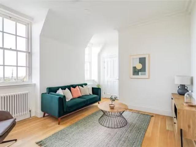 Apartment for rent in Morningside, Scotland