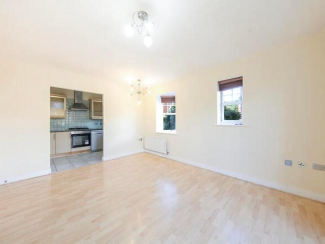 Apartment for rent in Mill Hill, Greater London