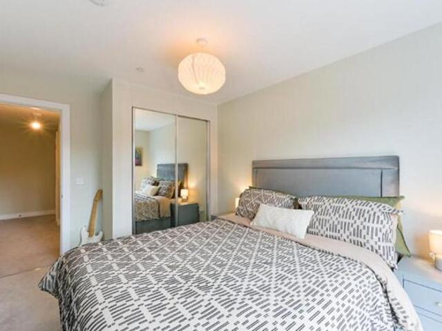 Apartment for rent in Cat Hill, England