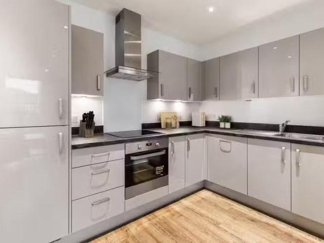 Apartment for rent in Lyons, Greater London