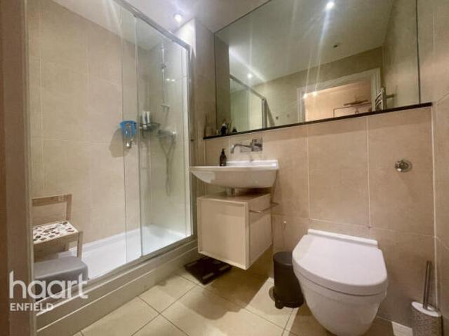Apartment for rent in Enfield, Greater London