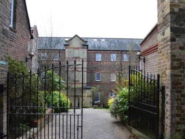 House for rent in West Sussex