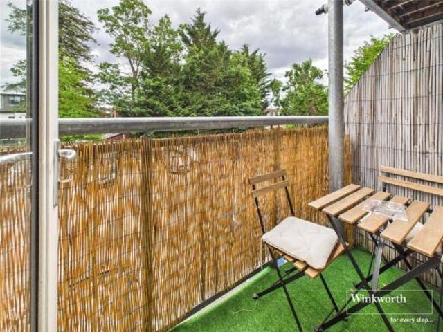 Apartment for rent in Cat Hill, England