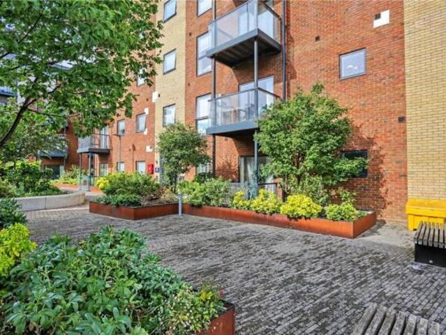 Apartment for rent in Lakenham, East Bank