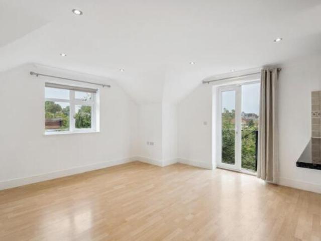 Apartment for rent in South Lane, West Yorkshire
