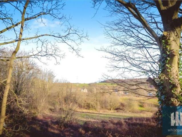 Apartment for rent in Lindley, West Yorkshire