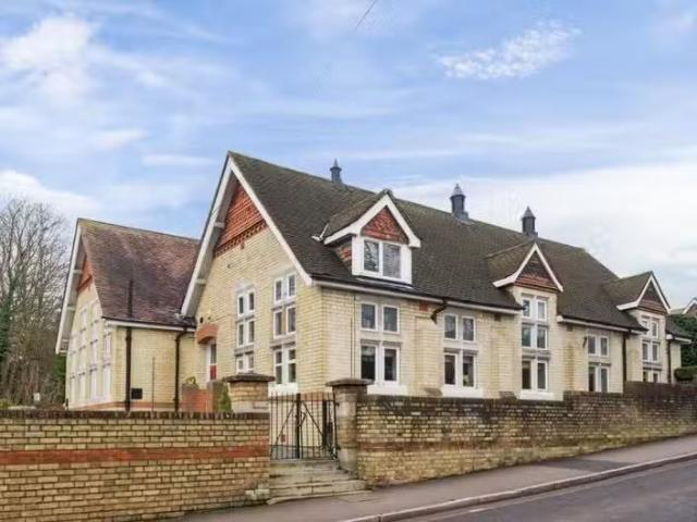 Apartment for rent in Locksbottom, Greater London