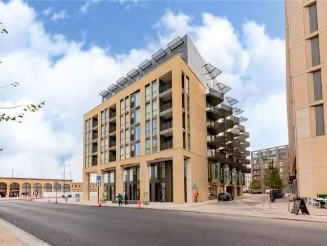 Apartment for rent in London Borough of Ealing, Park Royal
