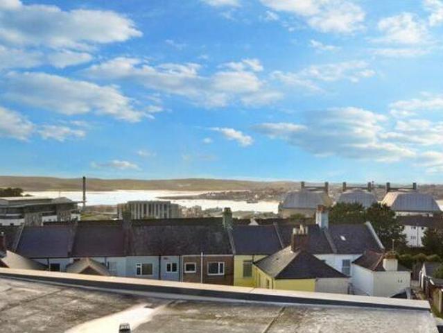 House for rent in Follaton, Strode