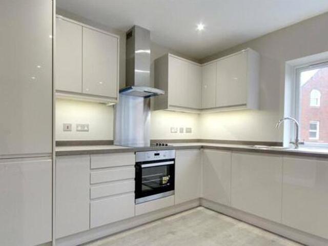 House for rent in Row Town, Surrey