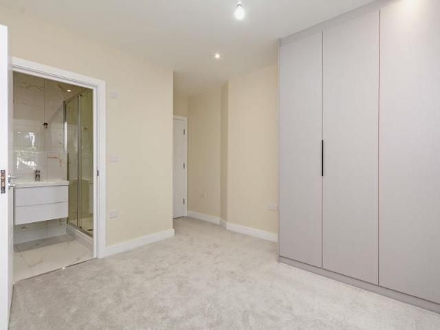Apartment for rent in Ickenham, Greater London