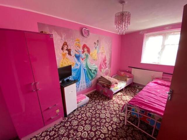 Apartment for rent in Southall, Greater London