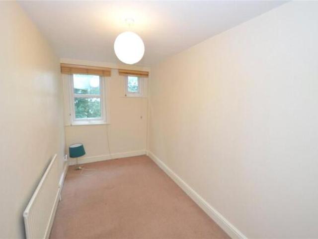 Apartment for rent in Cat Hill, England