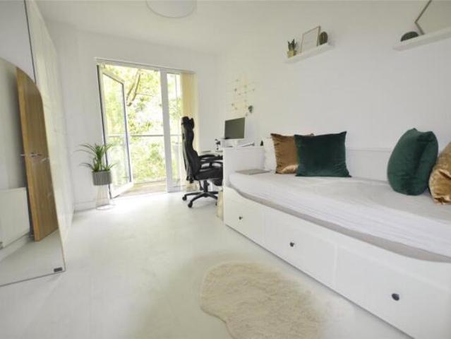 Apartment for rent in London Borough of Merton, Mitcham