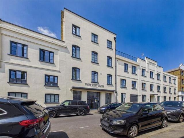 Apartment for rent in Acton, Greater London
