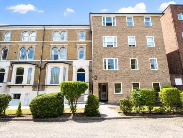 Apartment for rent in Surbiton, Greater London