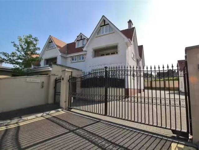 Apartment for rent in Falcon Lodge, Wales