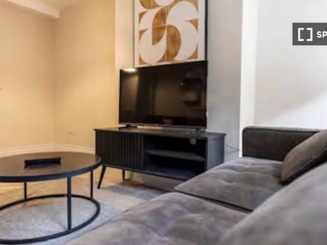 Apartment to rent in Bluebell, North Tipperary