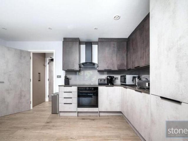 Apartment for rent in The Hyde, Greater London