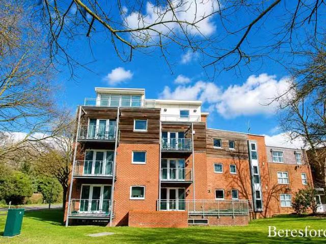 Apartment for rent in Navestock Side, Essex