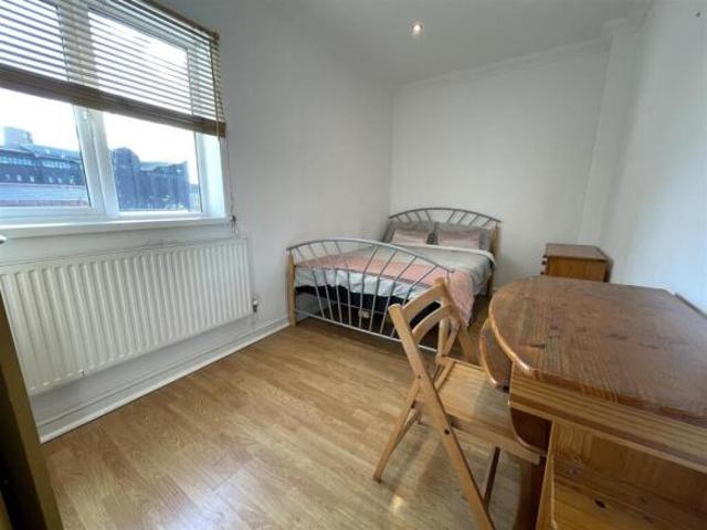 Apartment for rent in Roath, Wales