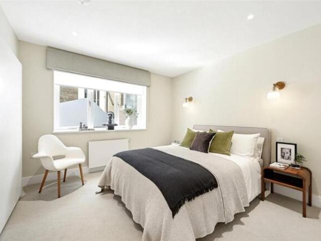Townhouse for rent in Cat Hill