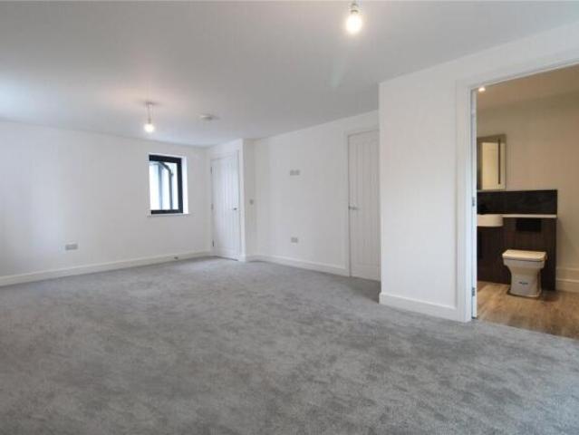 Apartment for rent in Sandown Park, Kent