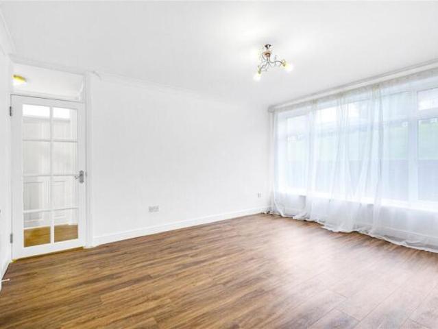 Apartment for rent in Cat Hill, England