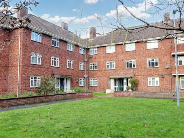 Apartment for rent in Lakenham, East Bank