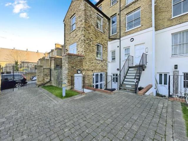 Apartment for rent in Cat Hill