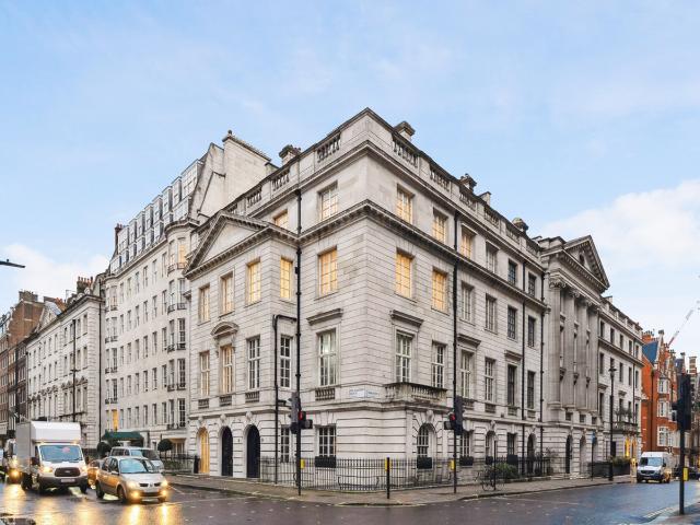 Apartment for rent in Mayfair, Greater London