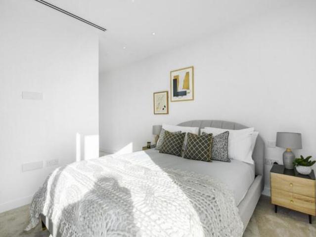 Apartment for rent in Cat Hill, England