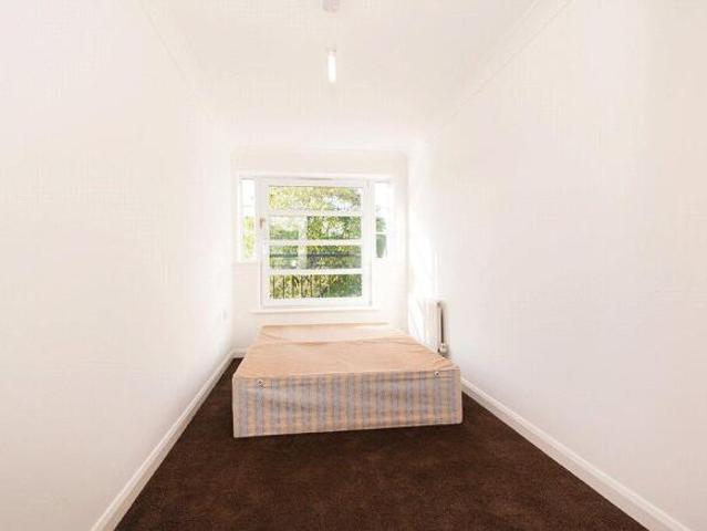 Apartment for rent in Cat Hill, England