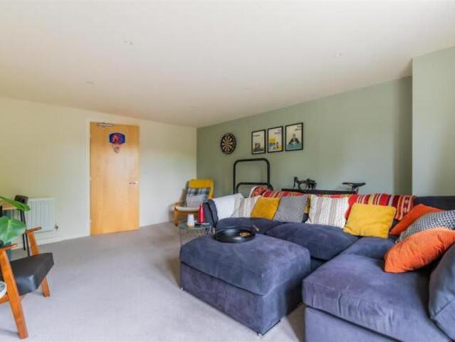 Apartment for rent in Cardiff Bay, Falcon Lodge