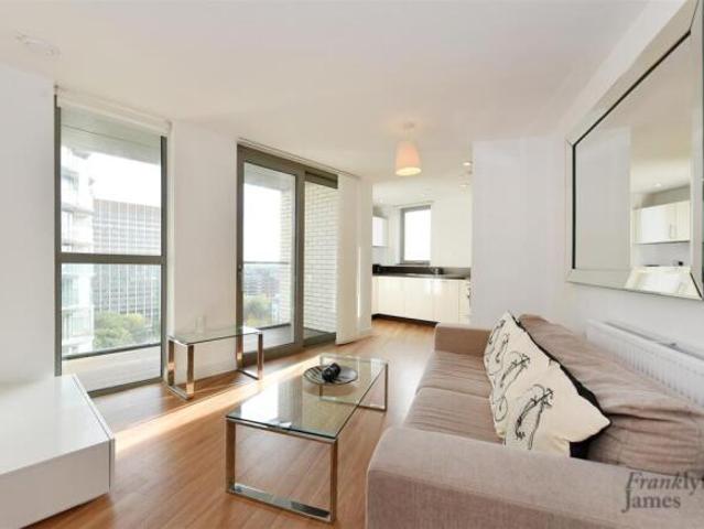 Apartment for rent in Cat Hill, England