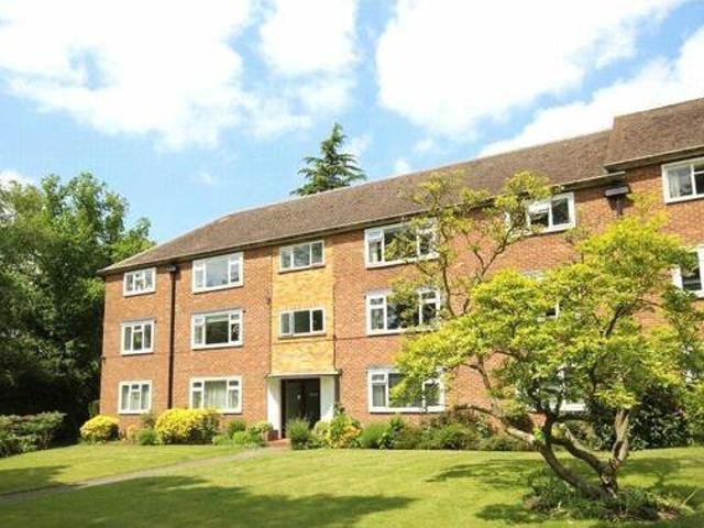 House for rent in Row Town, Surrey