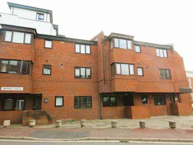 House for rent in Row Town, Surrey